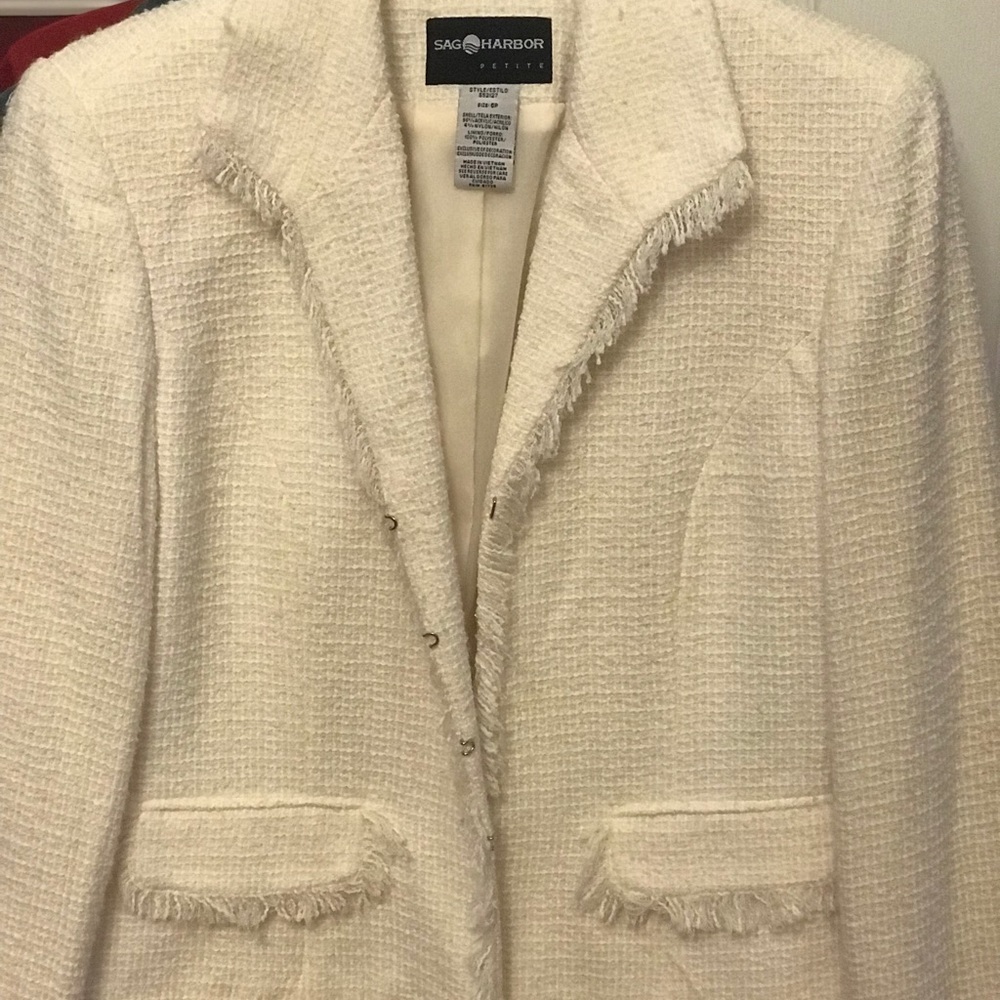 Cute off white blazer with fringe